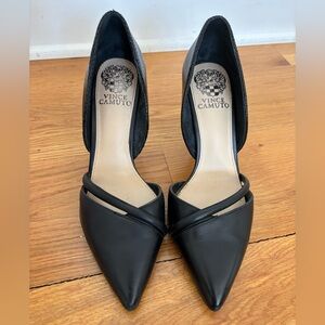 EUC Vince Camuto Black Leather and Snakeskin Heel